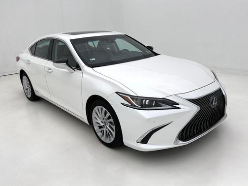 2019 Lexus ES 300h Luxury