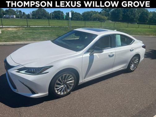 2019 Lexus ES 300h Luxury