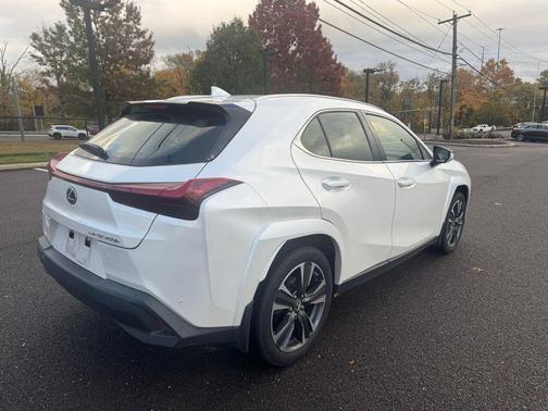 2023 Lexus UX 250h Base