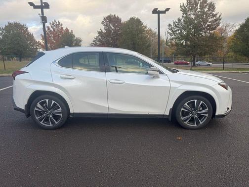 2023 Lexus UX 250h Base