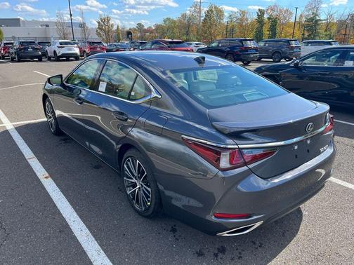 2025 Lexus ES 350 Base