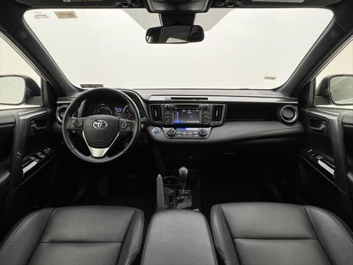 2017 Toyota RAV4 Hybrid SE