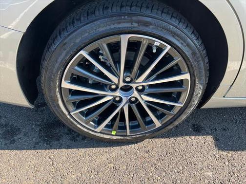 2025 Lexus ES 300h Base