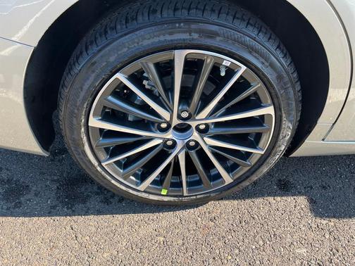 2025 Lexus ES 300h Base