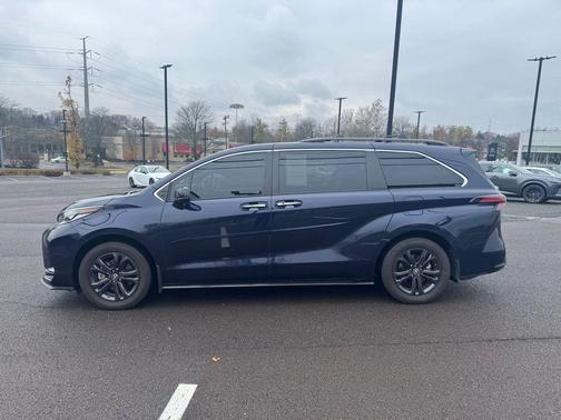 2024 Toyota Sienna XSE 7 Passenger