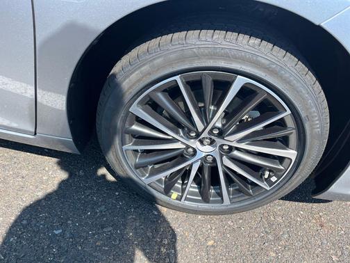 2025 Lexus ES 300h Luxury