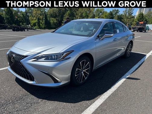 2025 Lexus ES 300h Luxury