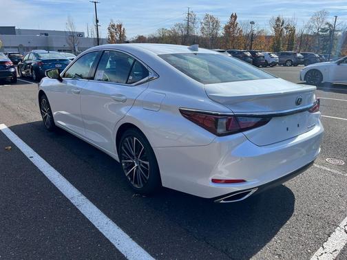 2025 Lexus ES 350 Base