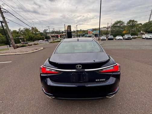 2021 Lexus ES 350 Base