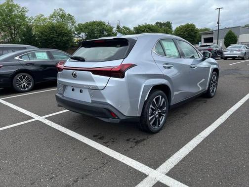 2025 Lexus UX 300h Premium