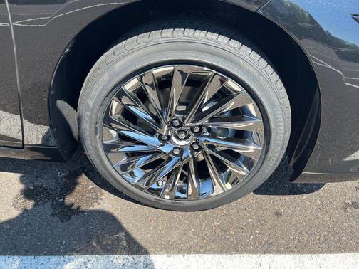 2025 Lexus ES 300h Base