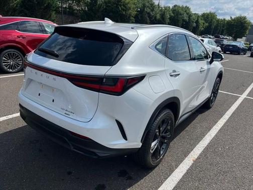 2025 Lexus NX 450h+ Luxury