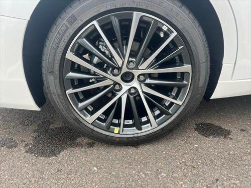 2025 Lexus ES 300h Base