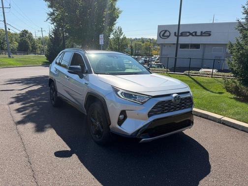 2019 Toyota RAV4 Hybrid SE