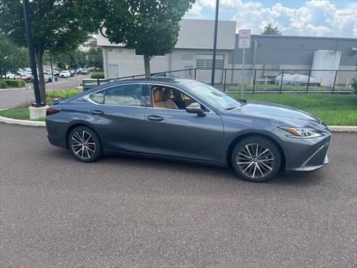 2022 Lexus ES 350 Base
