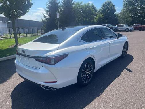 2022 Lexus ES 350 Base