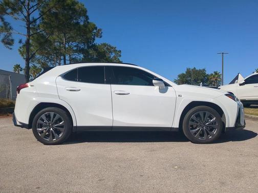 2023 Lexus UX 250h F SPORT Handling