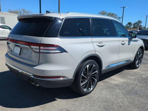 2022 Lincoln Aviator Reserve AWD