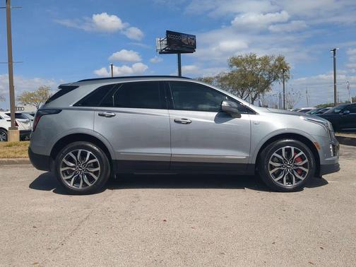 2023 Cadillac XT5 Sport