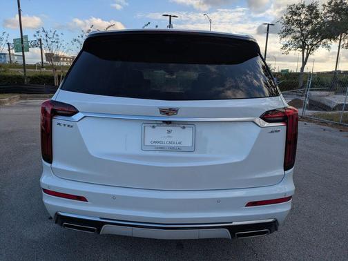 2025 Cadillac XT6 Premium Luxury FWD