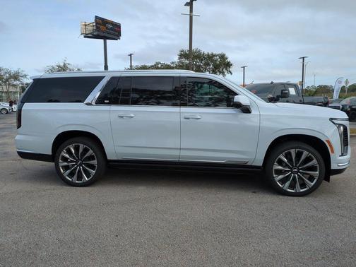 2026 Cadillac Escalade ESV Luxury