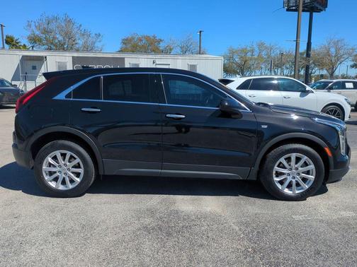 2023 Cadillac XT4 Luxury