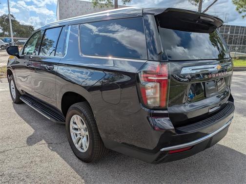 2024 Chevrolet Suburban LT