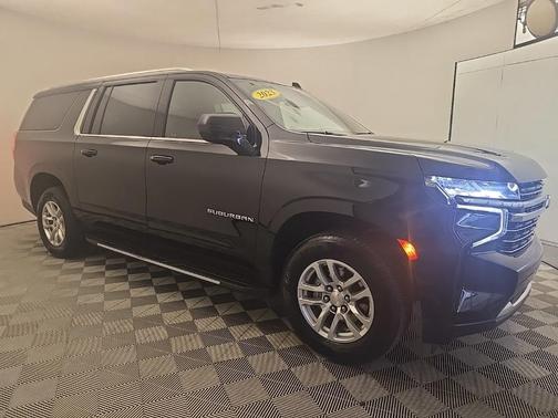 2023 Chevrolet Suburban LT