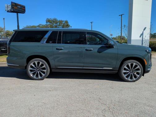 2026 Cadillac Escalade ESV Luxury