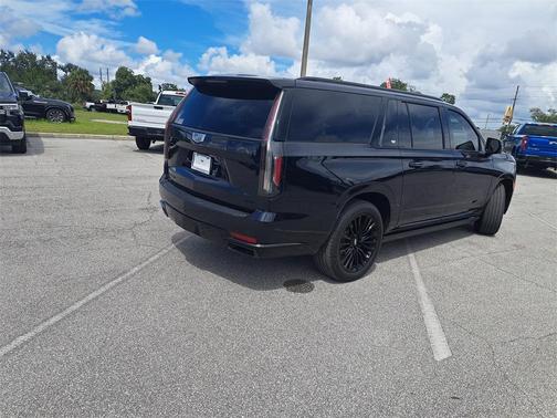 2024 Cadillac Escalade ESV Sport Platinum