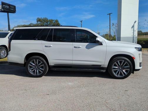 2023 Cadillac Escalade Sport