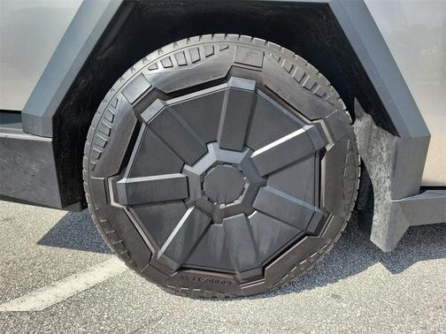 2024 Tesla Cybertruck Base