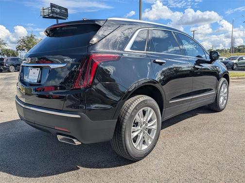 2026 Cadillac XT5 Luxury
