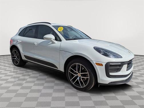 2023 Porsche Macan Base