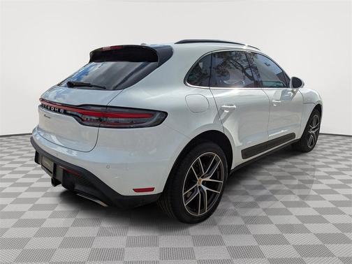 2023 Porsche Macan Base