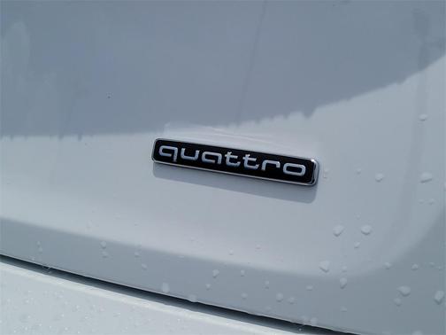 2023 Audi Q5 45 S line quattro Premium