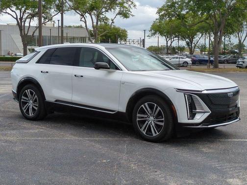 Crystal White Tri-Coat 2024 Cadillac LYRIQ Luxury