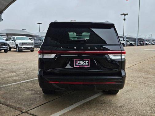 Infinite Black Metallic Clearcoat 2023 Lincoln Navigator Reserve