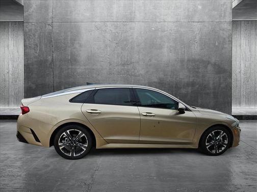 2022 Kia K5 EX