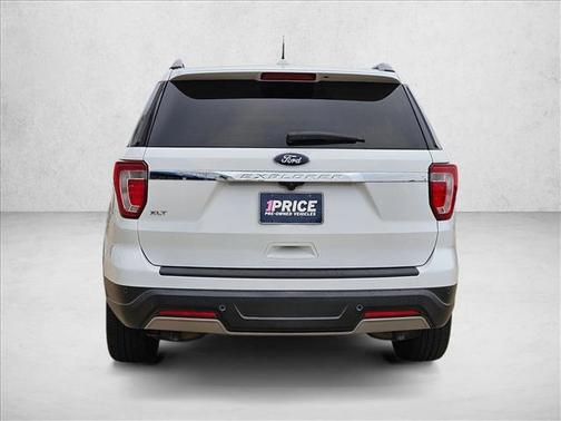 Oxford White 2019 Ford Explorer XLT