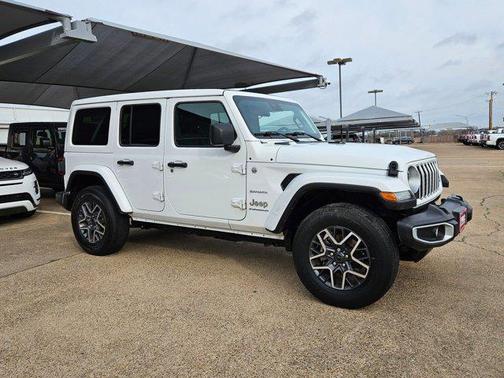 2024 Jeep Wrangler 4-Door Sahara 4x4