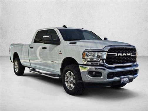 2024 RAM 3500 Big Horn Crew Cab 4x4 8' Box