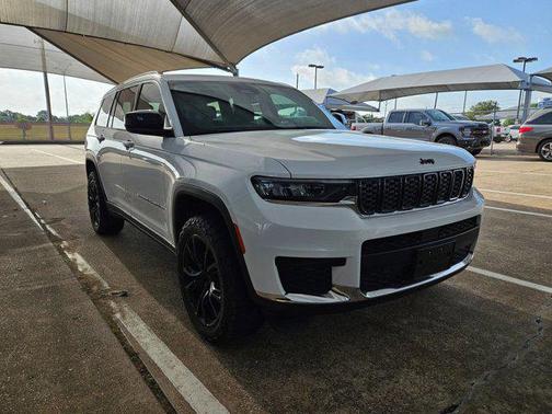 2023 Jeep Grand Cherokee L Laredo