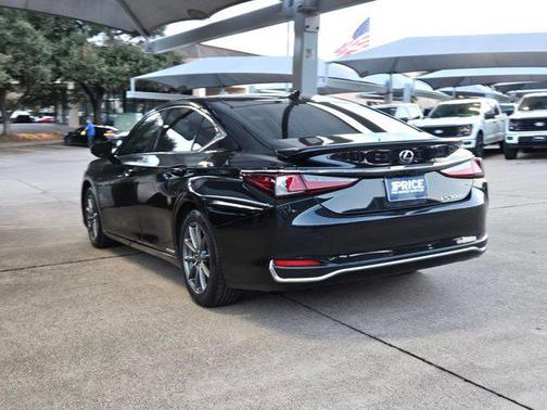 2021 Lexus ES 300h Base