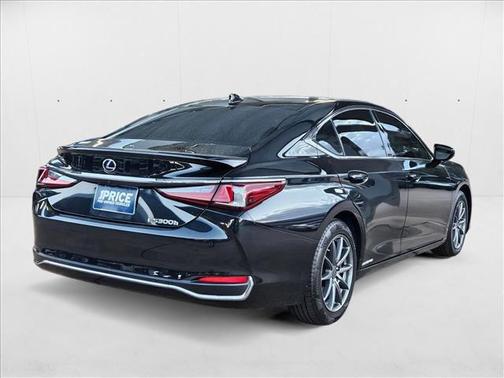 2021 Lexus ES 300h Base