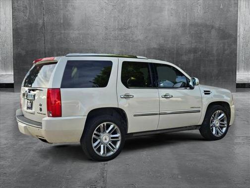 2013 Cadillac Escalade Platinum Edition