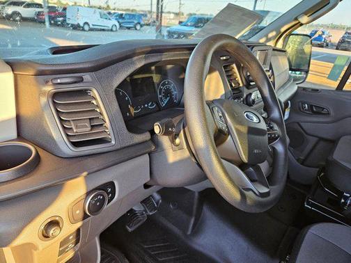 2025 Ford Transit-350 XL