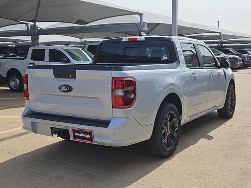 Space White Metallic 2026 Ford Maverick Lobo