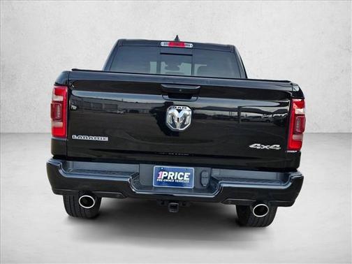 Diamond Black Crystal Pearlcoat 2019 RAM 1500 Laramie