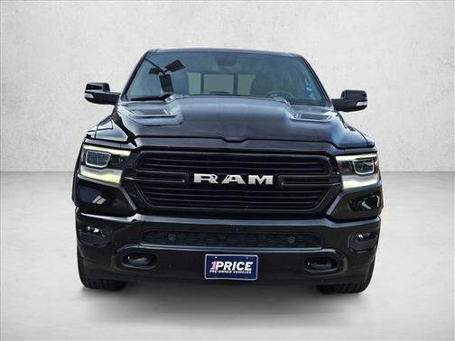 Diamond Black Crystal Pearlcoat 2019 RAM 1500 Laramie